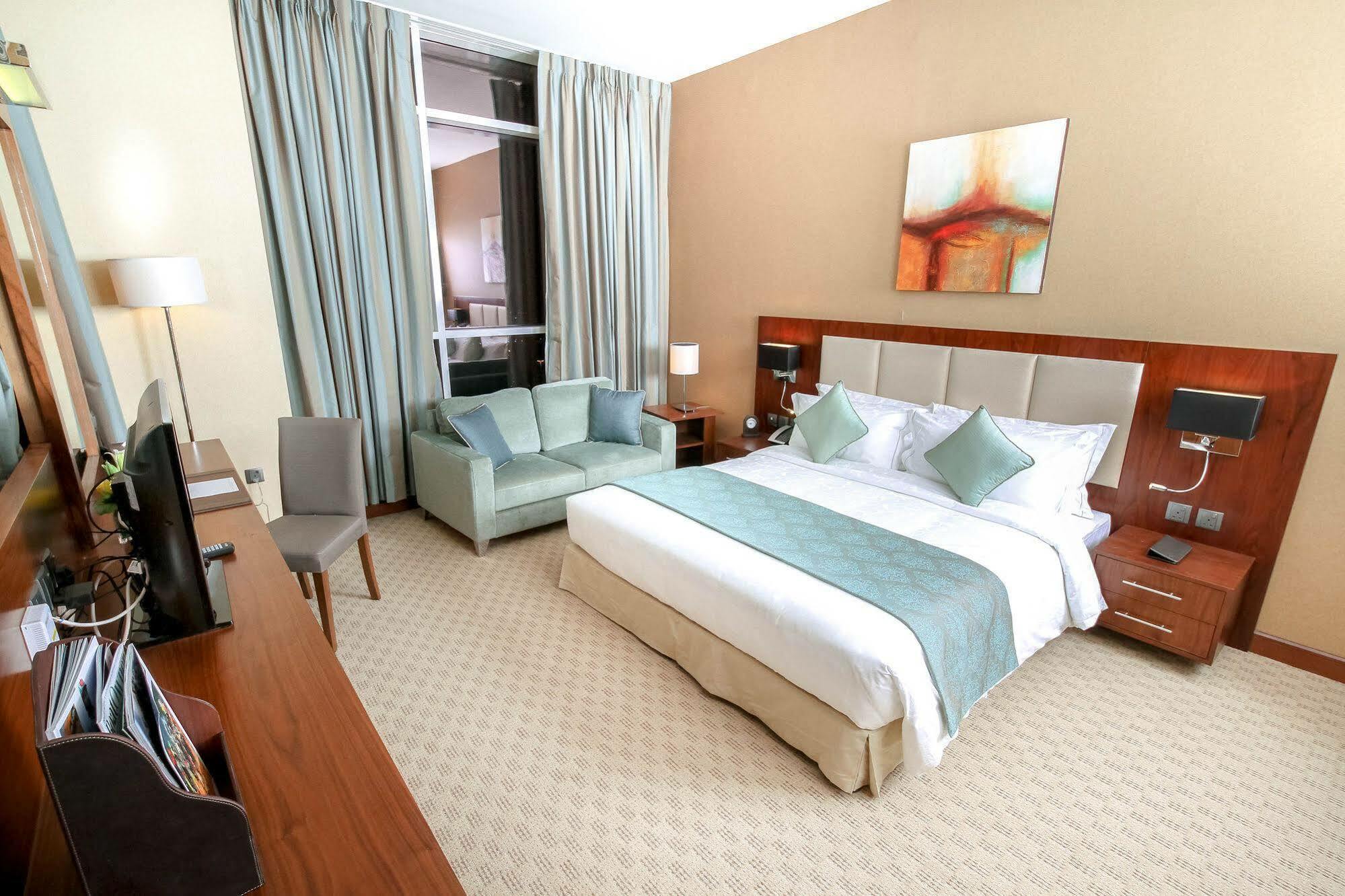 Danat Capital Hotel Abu Dhabi Exterior foto